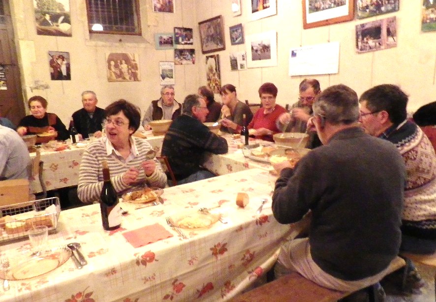 Repas en commun à la fin de la journée
